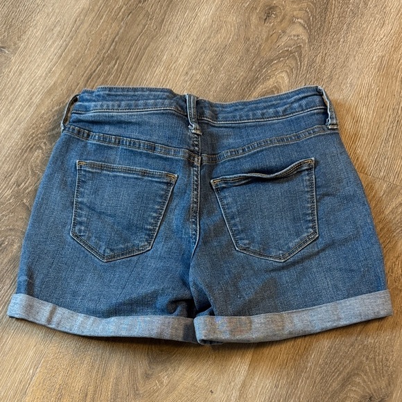 Universal thread- Denim Blue Women's Shorts- size 2/26 - Picture 2 of 4